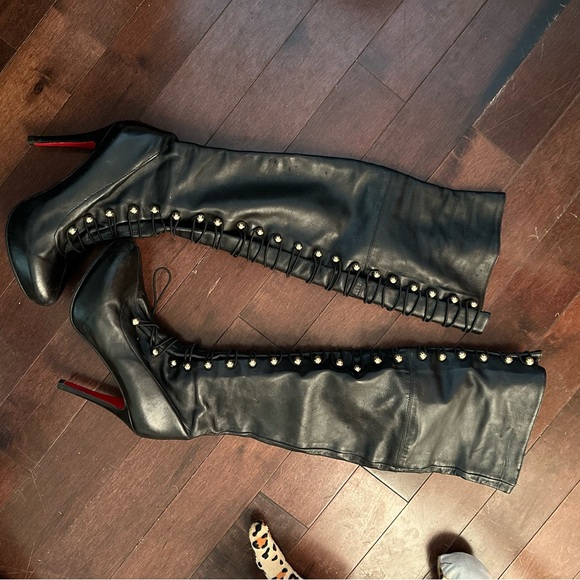 Louboutin, 38, OTK Button Boots, 2009ish. FOUND THE MISSING BUTTON! - Picture 2 of 16